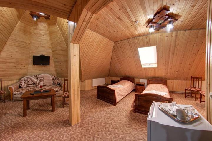 Room 4 of 48