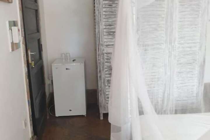 Room 9 of 66