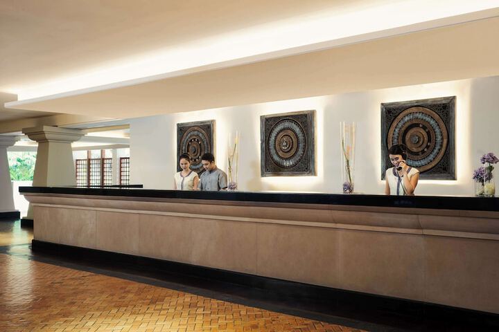 Entrance & Lobby