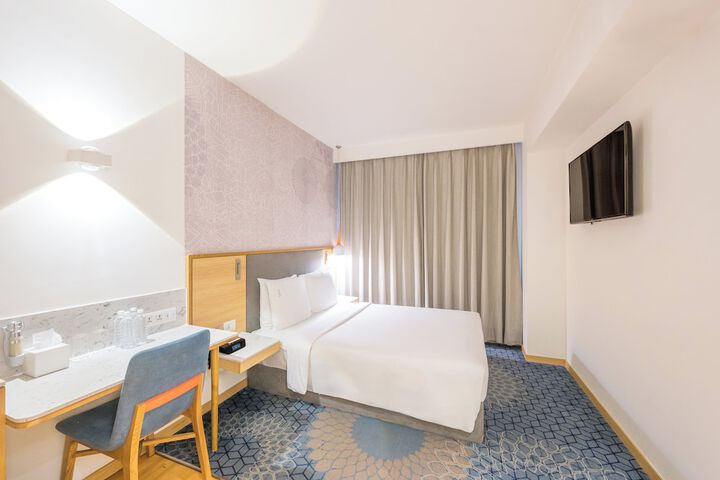 Room 4 of 41