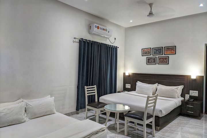 Room 8 of 18