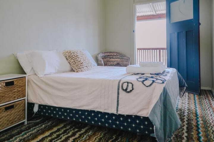 Room 17 of 37