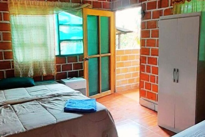Room 8 of 28