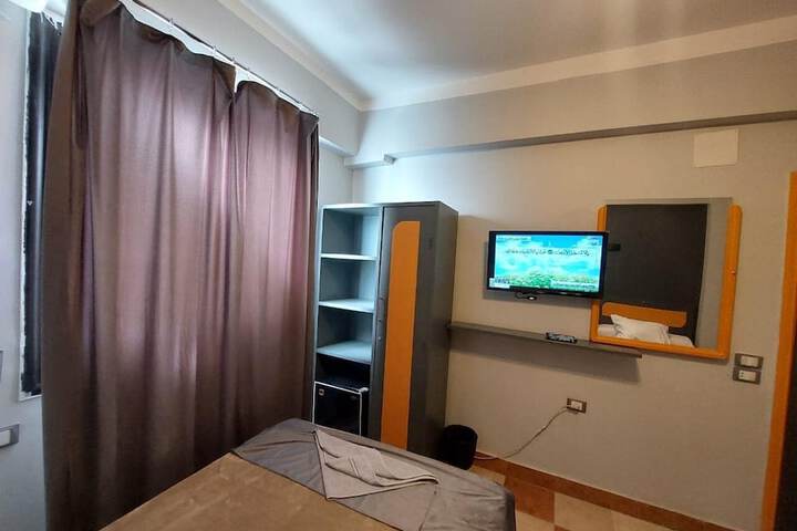 Room 15 of 23