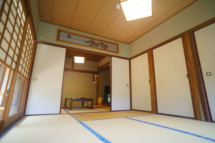 Room 6 of 53