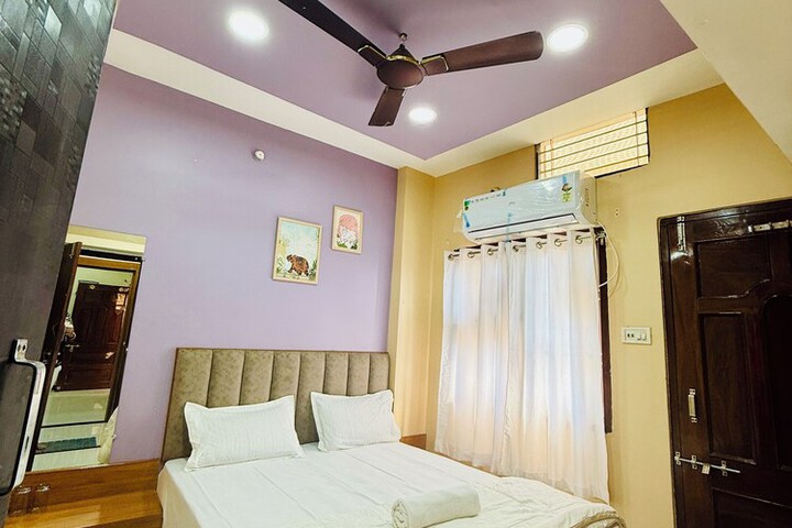 Room 8 of 18