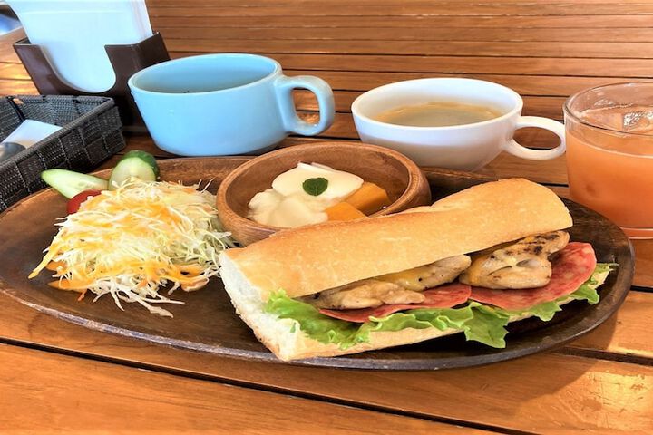 Breakfast/Coffee Service 96 of 122