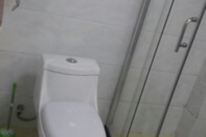 Room 4 of 11