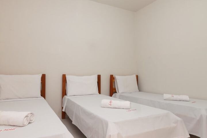 Room 4 of 32