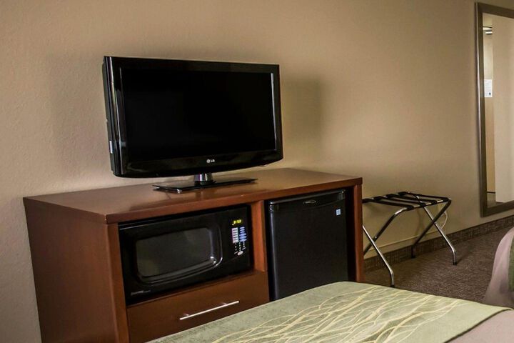 Queen Bed Accessible (3 of 15)