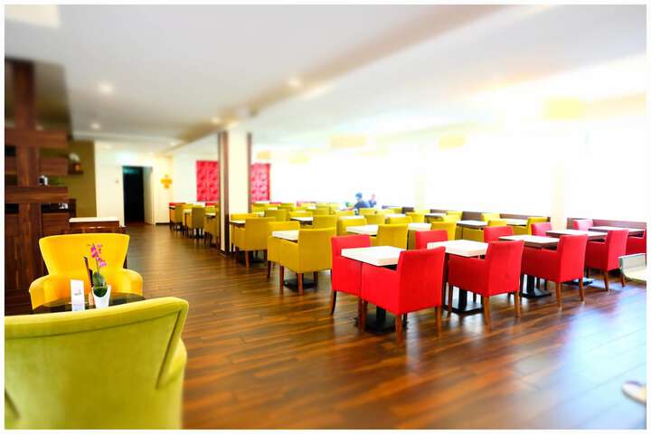 Entrance & Lobby