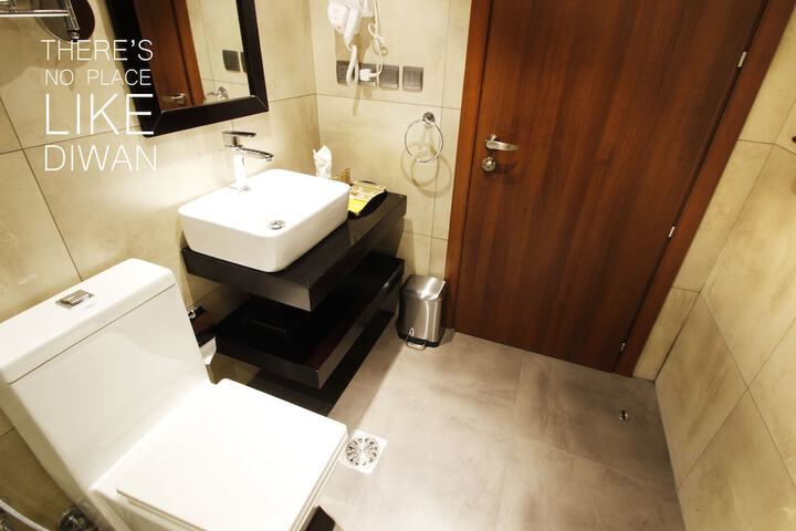 Room 10 of 37