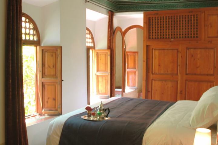 Room 4 of 25