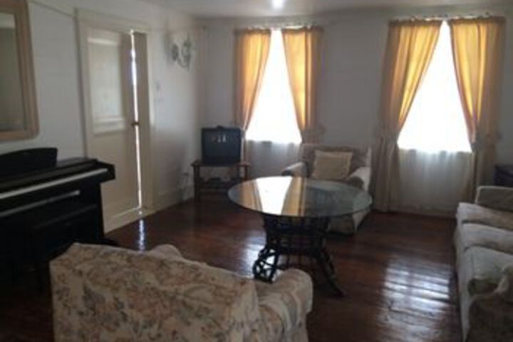 Room 7 of 18