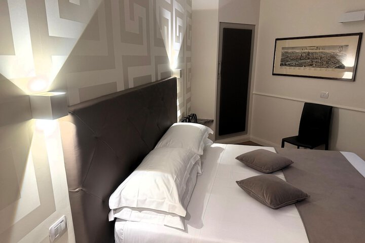 Room 64 of 93