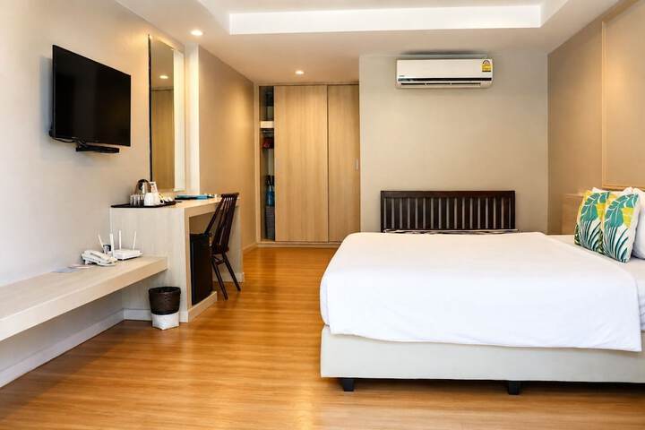Room 42 of 198