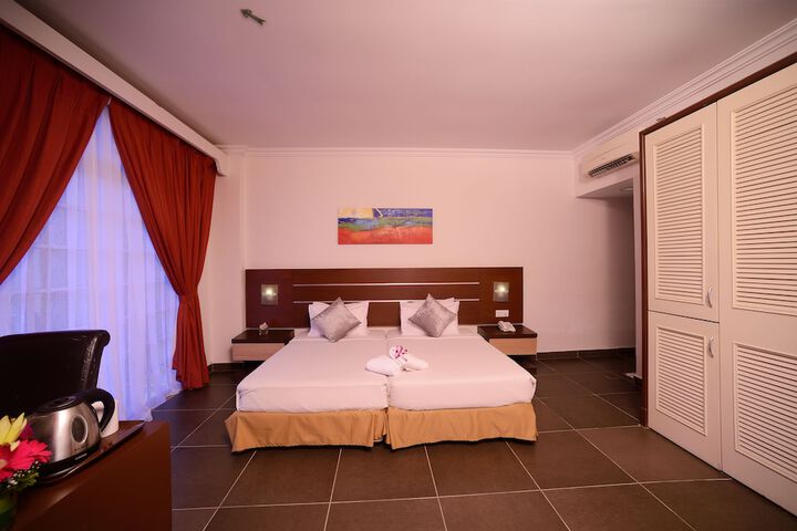 Room 6 of 37