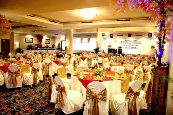 Banquet hall