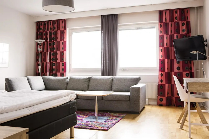 Room 3 of 20