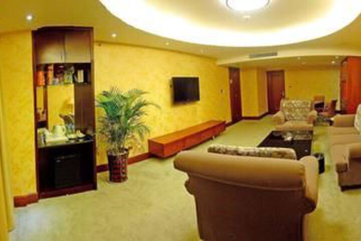 Room 6 of 37
