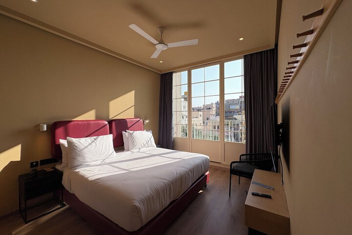 Room 16 of 24