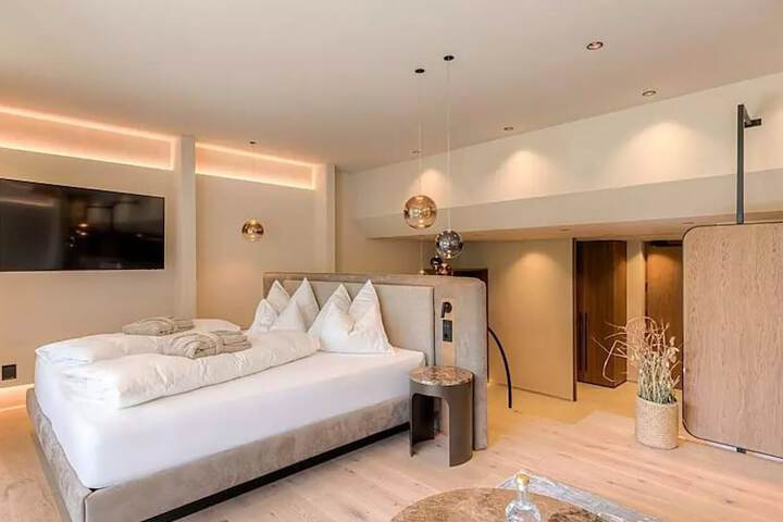 Room 8 of 59