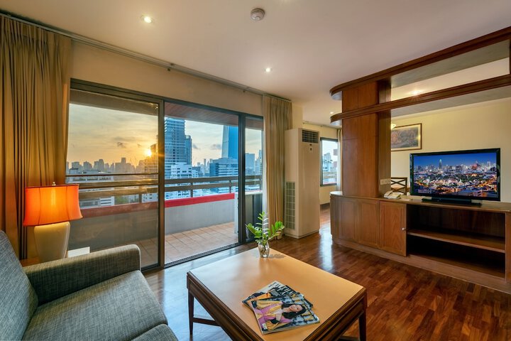 Room 4 of 119