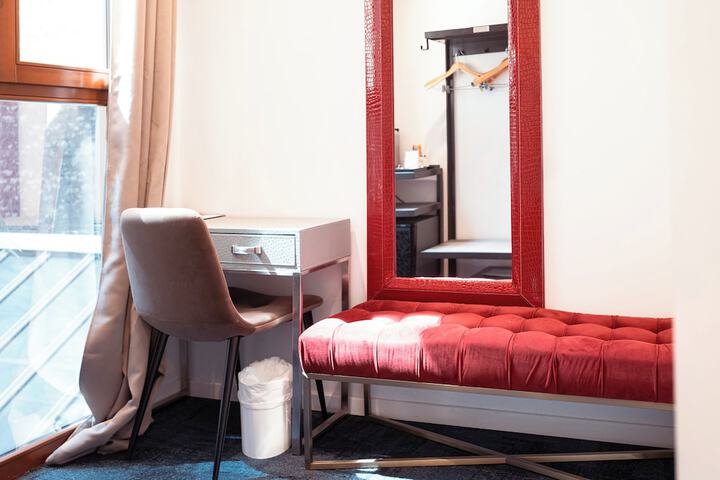 Room 106 of 173