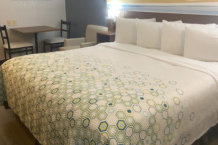 Room 11 of 20