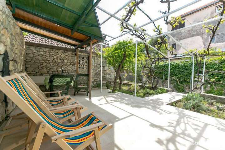 Sundeck 59 of 64