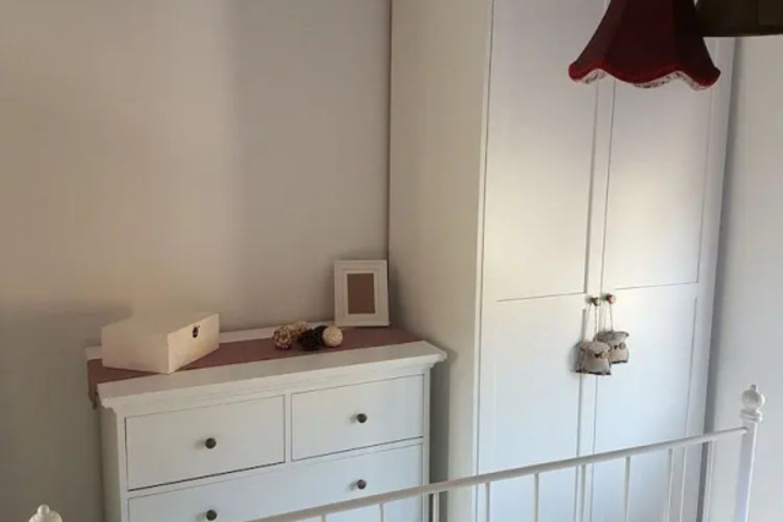 Room 5 of 16