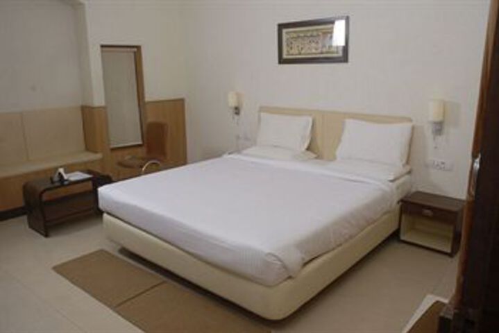 Room 14 of 50