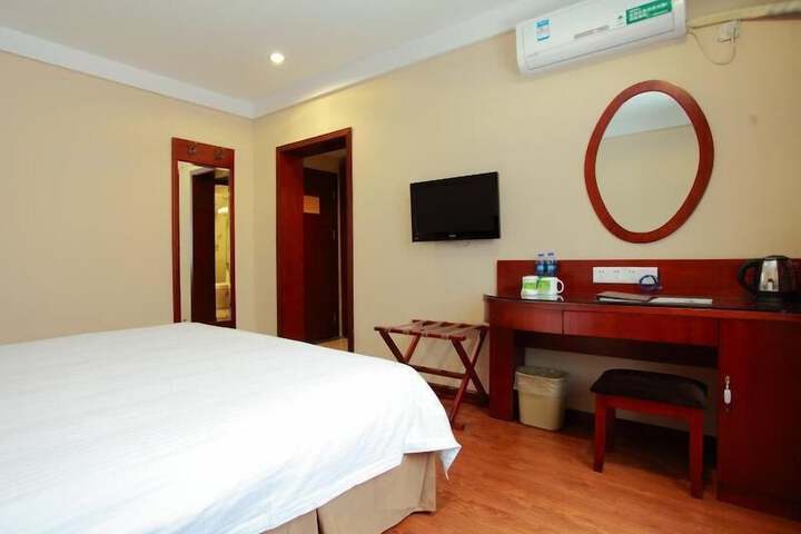 Room 15 of 72