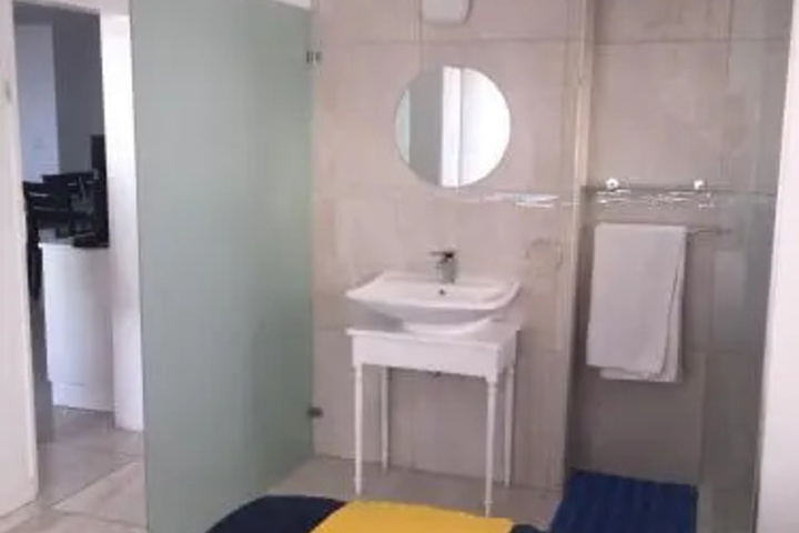 Room 8 of 19