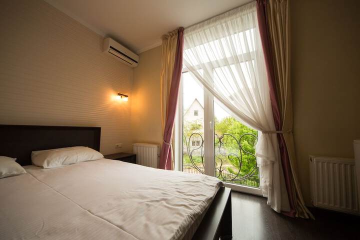 Room 33 of 60