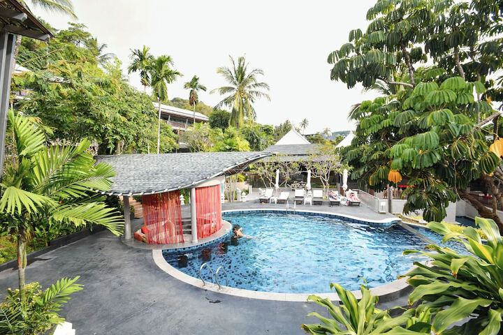 Pool 60 of 97