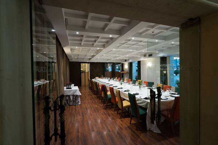 Ballroom/Hall 27 of 39