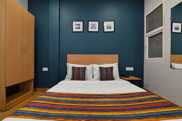 Room 9 of 38