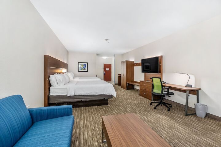 Room 33 of 82