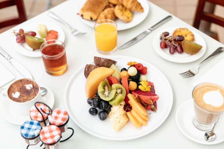 Dining 76 of 177