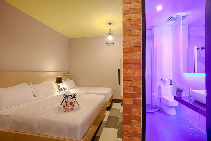 Room 21 of 46