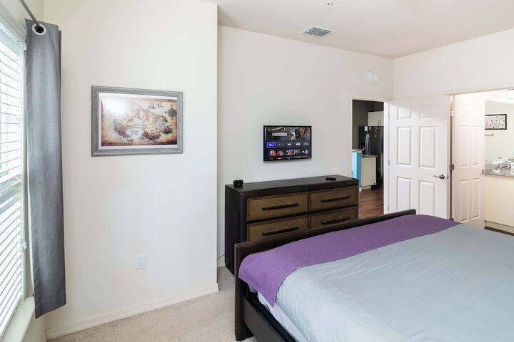 Room 8 of 40