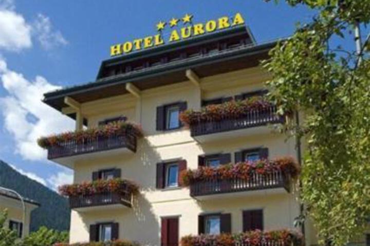 HOTEL AURORA