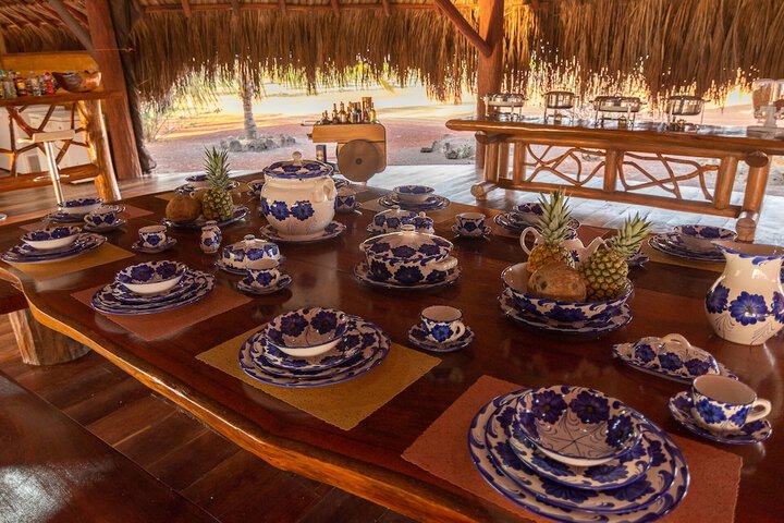 Dining 8 of 15