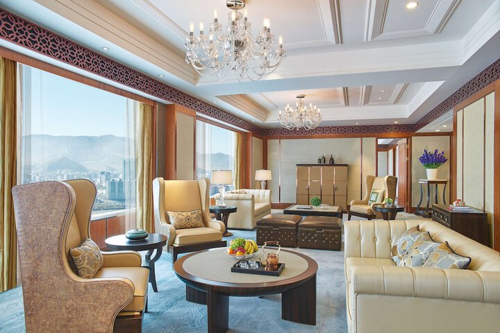 Room 16 of 46