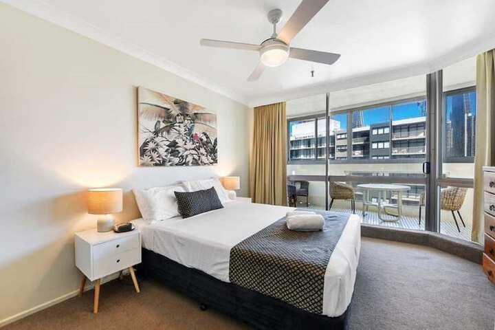 Room 6 of 37