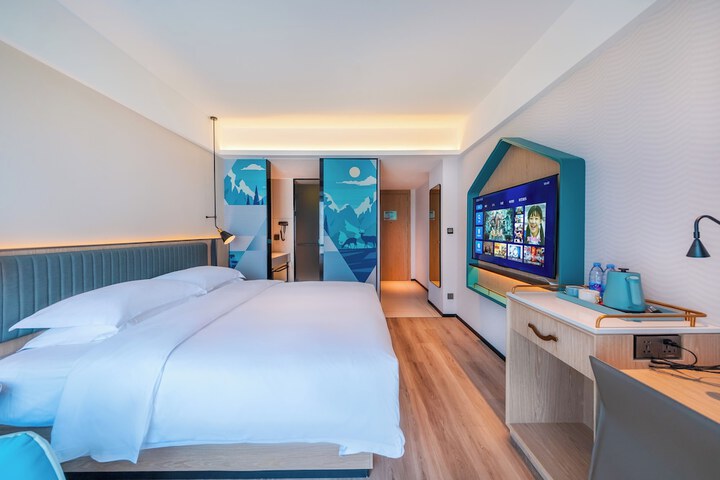 Room 16 of 39