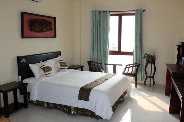 Room 14 of 32