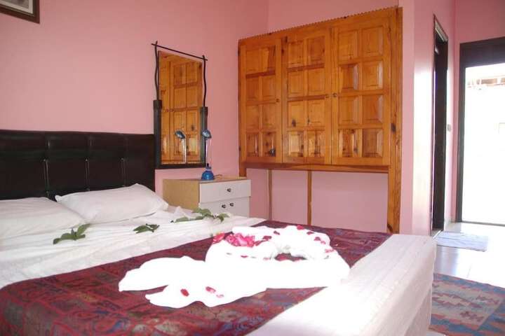 Room 3 of 61
