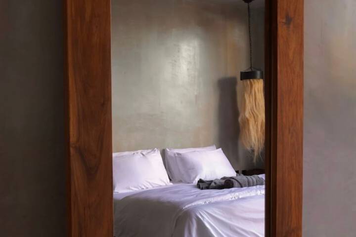 Room 5 of 60